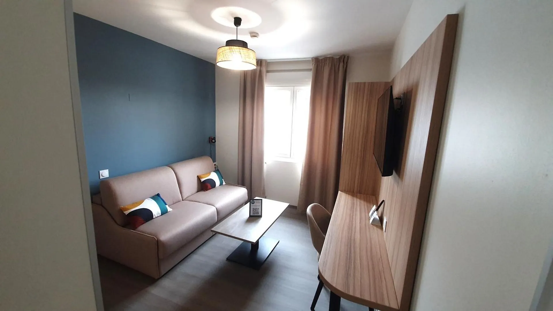 Logis Hotel - Les Pasteliers لافاور