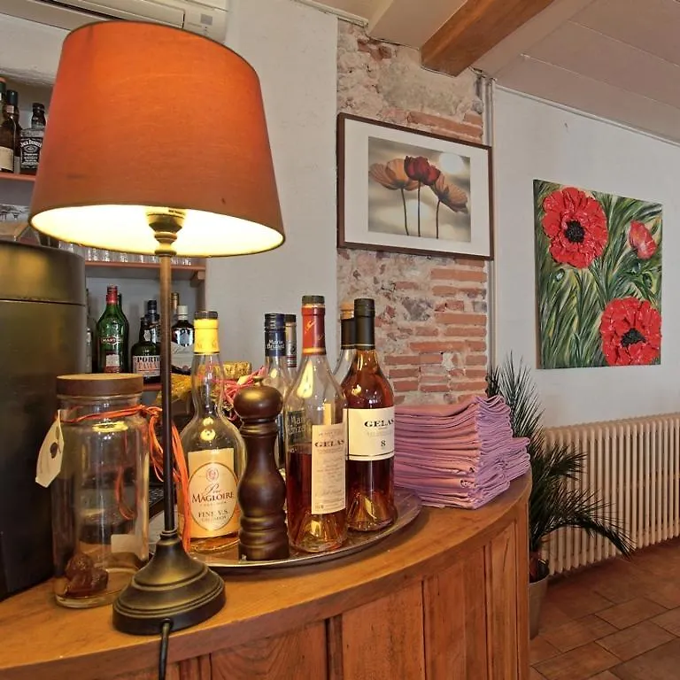 Logis Hotel - Les Pasteliers لافاور